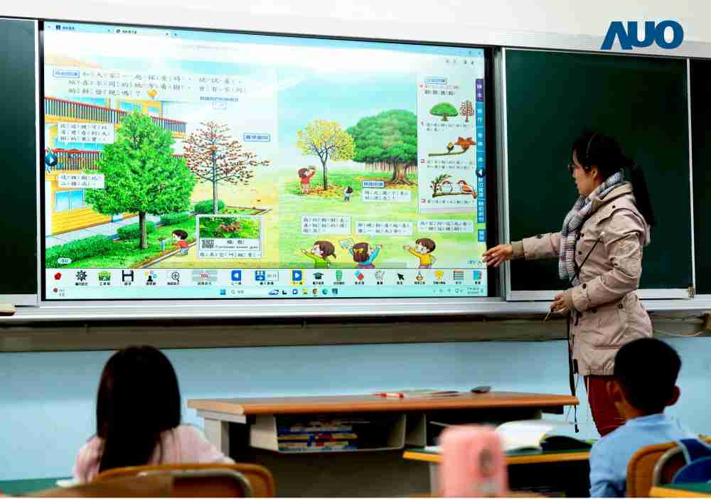 尊龙z6与达擎共同开发的〝远程设备管理系统〞，，，透过流畅的多功能安装模式、、、直觉设计的整合操作接口，，，，可同时管理多部设备，，，，改善学校的设备管理痛点